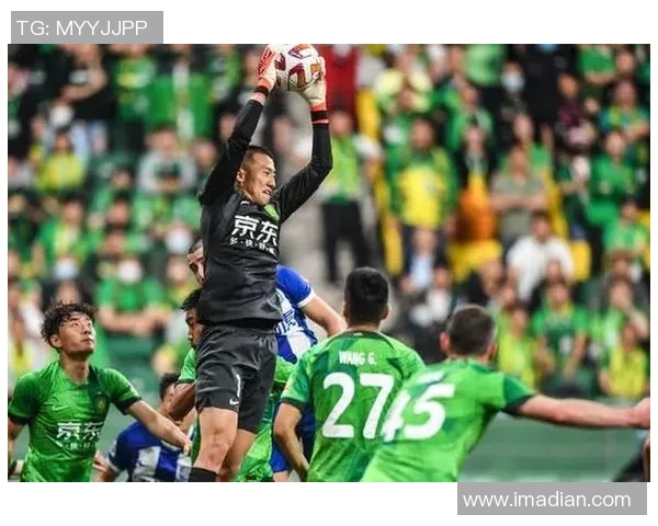 安哥拉足球明星的崛起与挑战：从国内赛场到国际舞台的奋斗历程